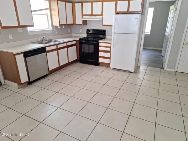 $1,050 | 8104 Exchange Street, Gautier, MS 39553