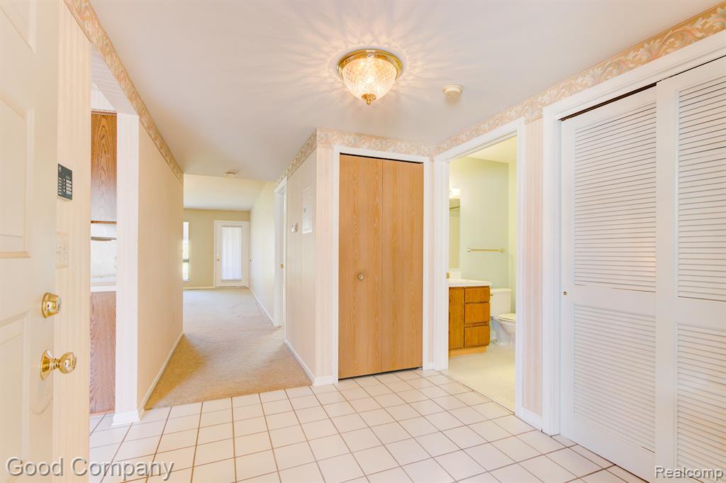 936 Wexford Way Rochester Hills, MI 48307 - Photo 6 of 40