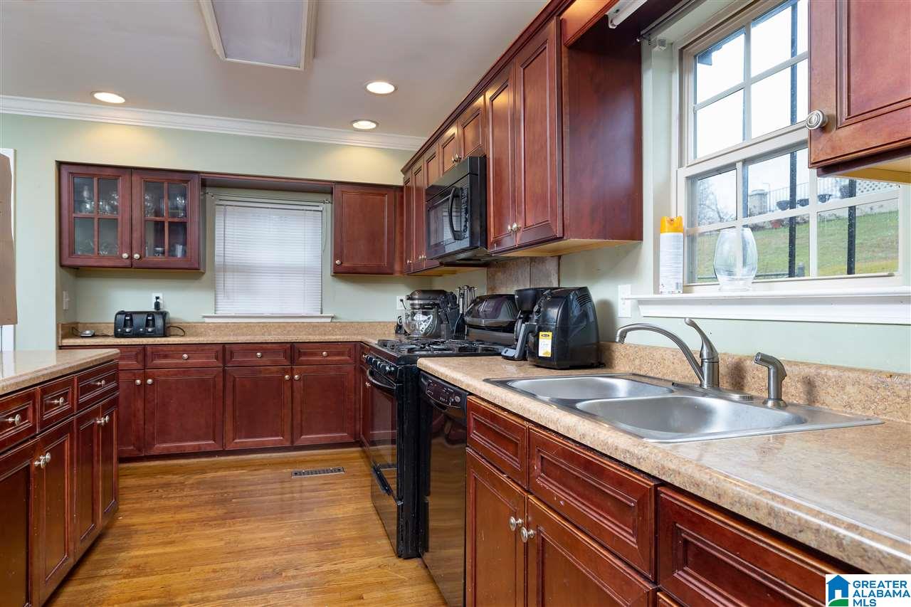 309 26th Court Northwest Birmingham, AL 35215 - Photo 12 of 24