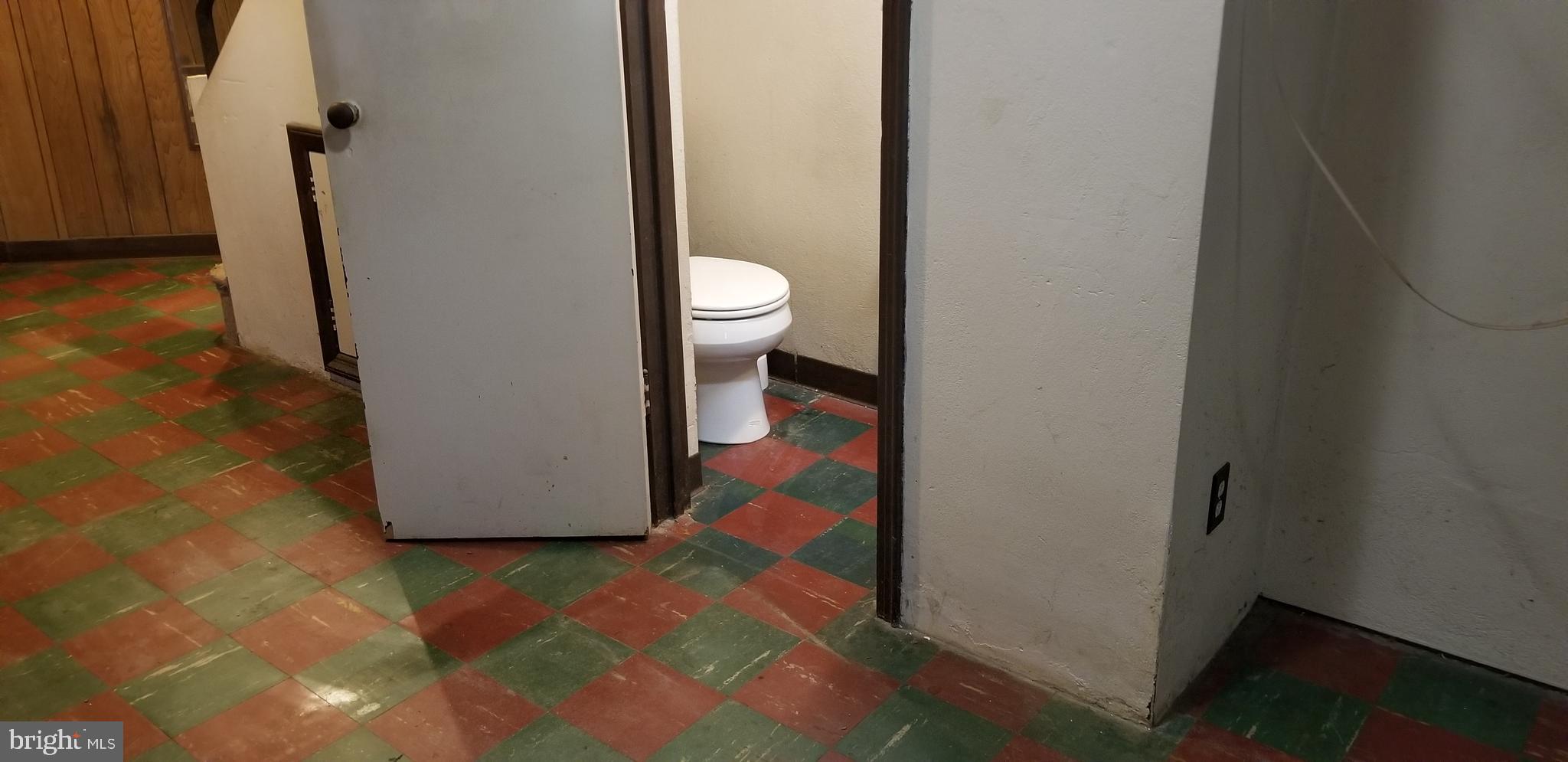 4039 Vernon Road Drexel Hill, PA 19026 - Photo 16 of 39