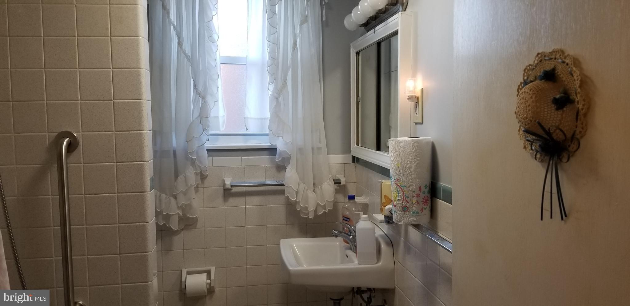 4039 Vernon Road Drexel Hill, PA 19026 - Photo 32 of 39