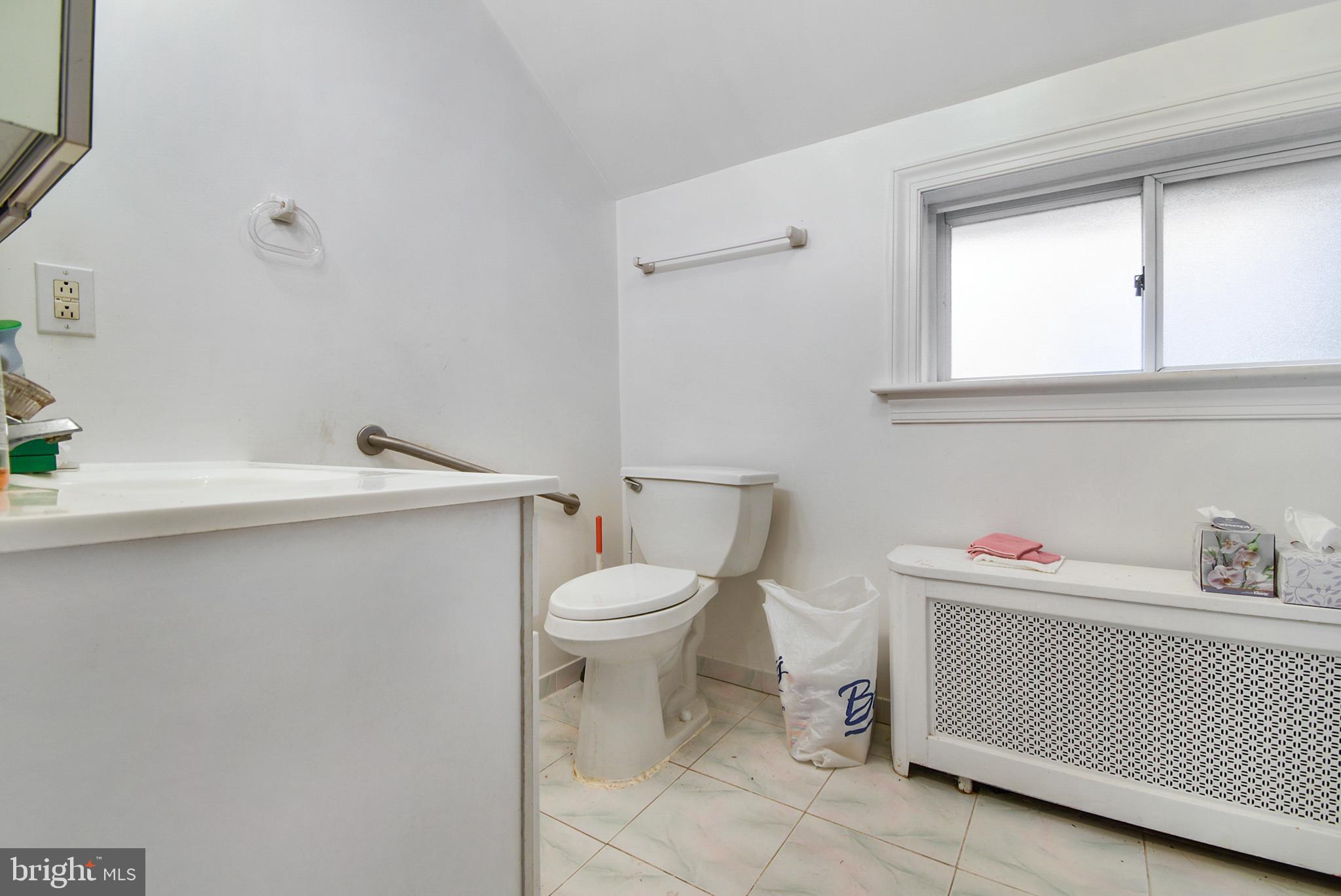 116 Sutton Road Ardmore, PA 19003 - Photo 13 of 23 Upper floor full bathroom