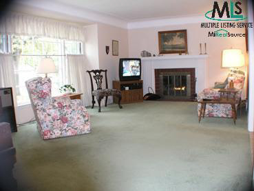 331 North Elmhill Rochester, MI 48306 - Photo 6 of 9 689974-5.JPG