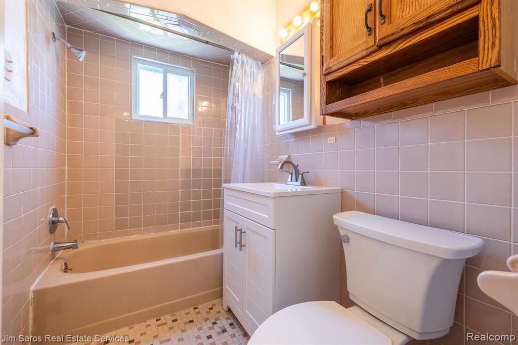19302 Moross Road Detroit, MI 48224 - Photo 11 of 23