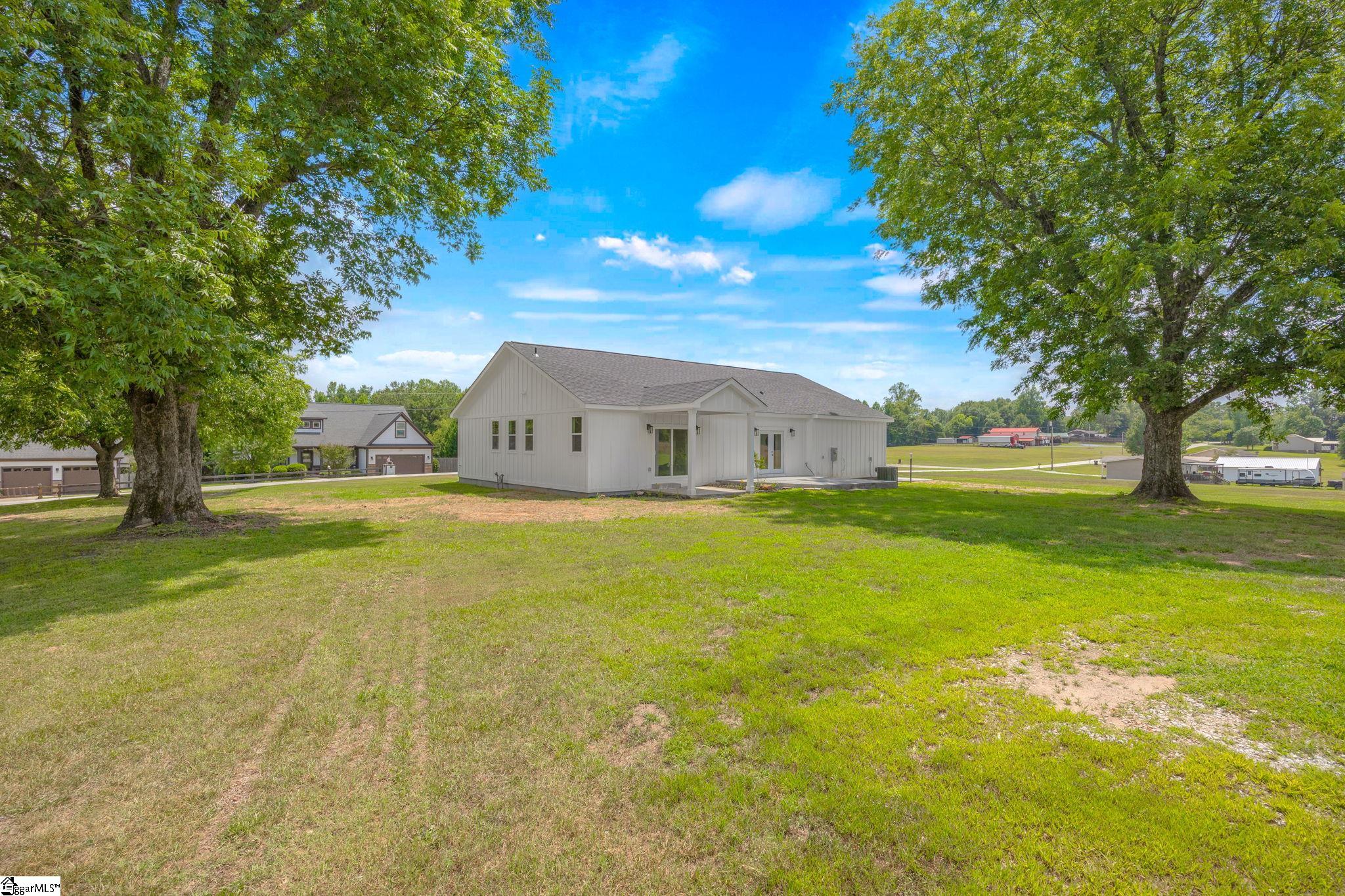 2024 Edwards Lake Road Greer, SC 29651 - Photo 31 of 39