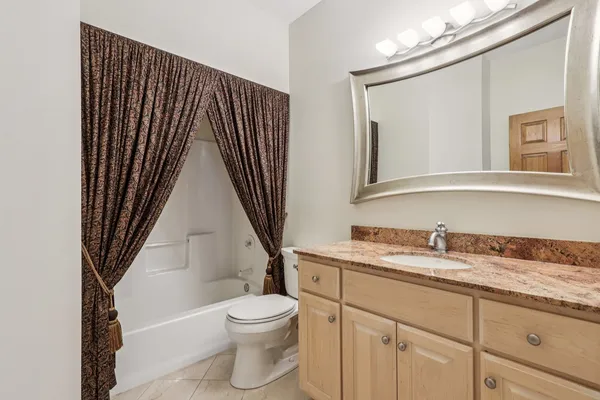 $774,900 | 641 Mason Lane, Lake In The Hills, IL 60156
