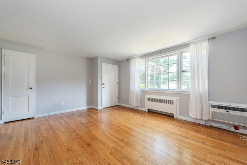 445 Morris, Unit 13D Springfield, NJ 07081 - Photo 23 of 30 Gallery Image 23