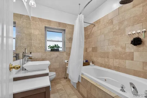 $305,000 | 6636 San Bonita Avenue, Unit 2W, Clayton, MO 63105