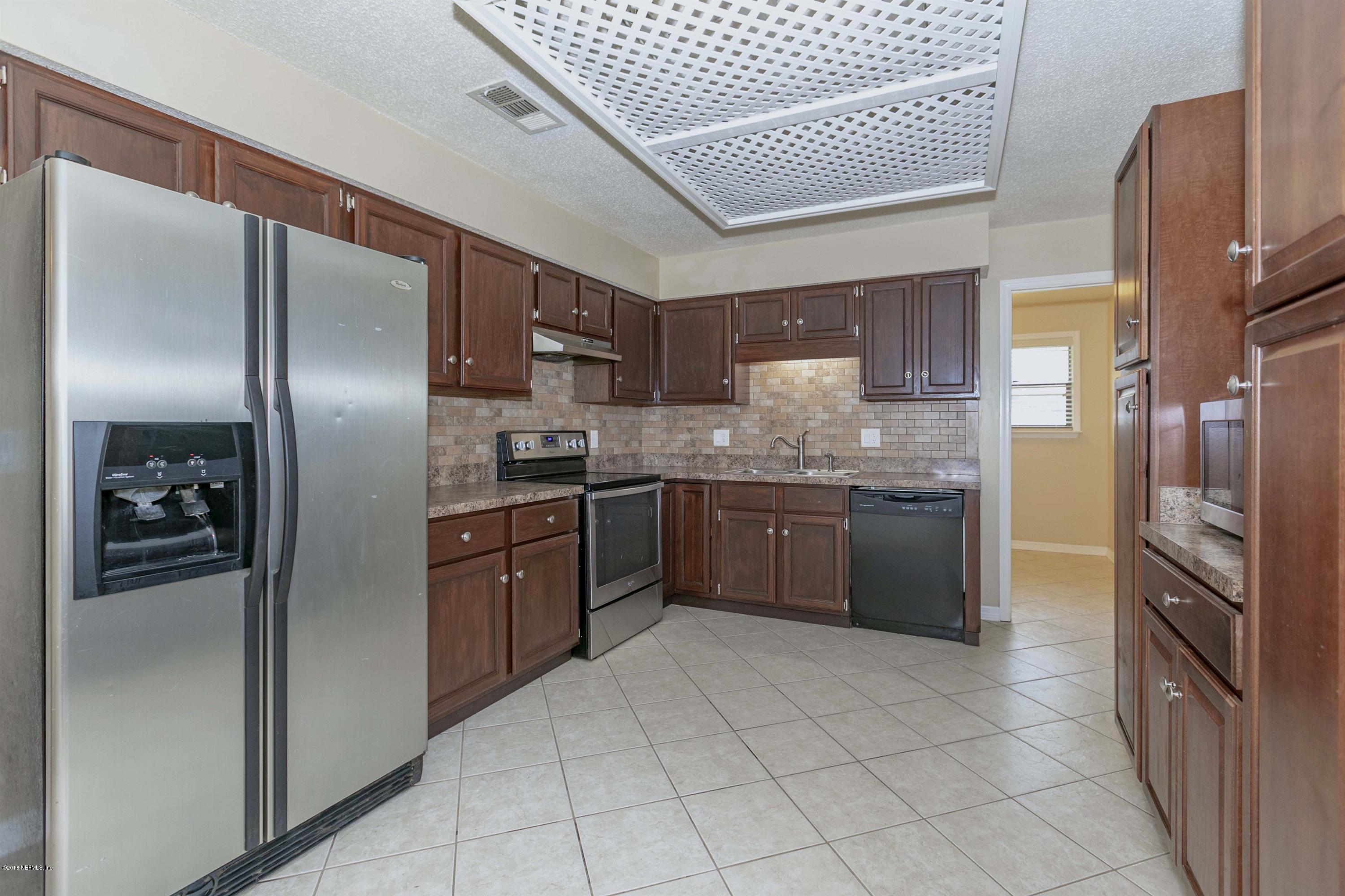 8143 Crosswind Road Jacksonville, FL 32244 - Photo 11 of 20 004_Kitchen