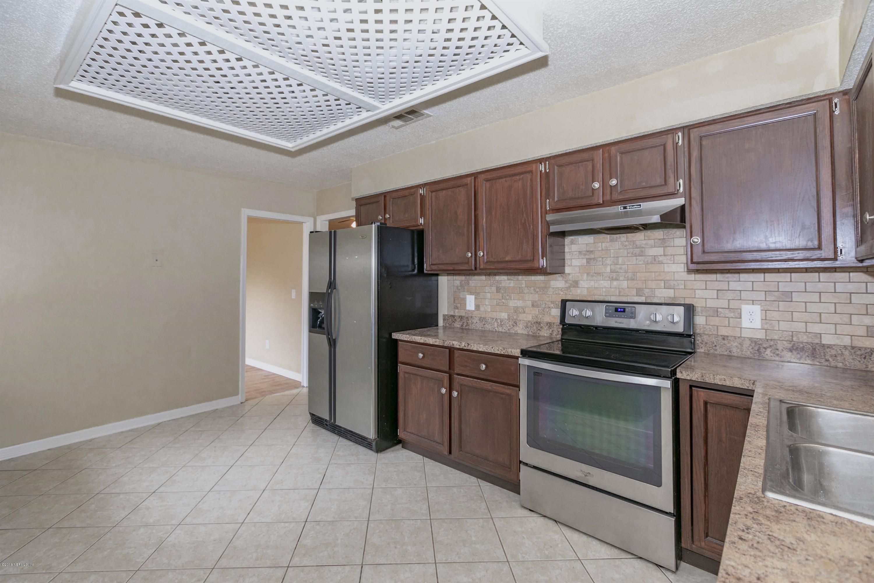 8143 Crosswind Road Jacksonville, FL 32244 - Photo 10 of 20 005_Kitchen