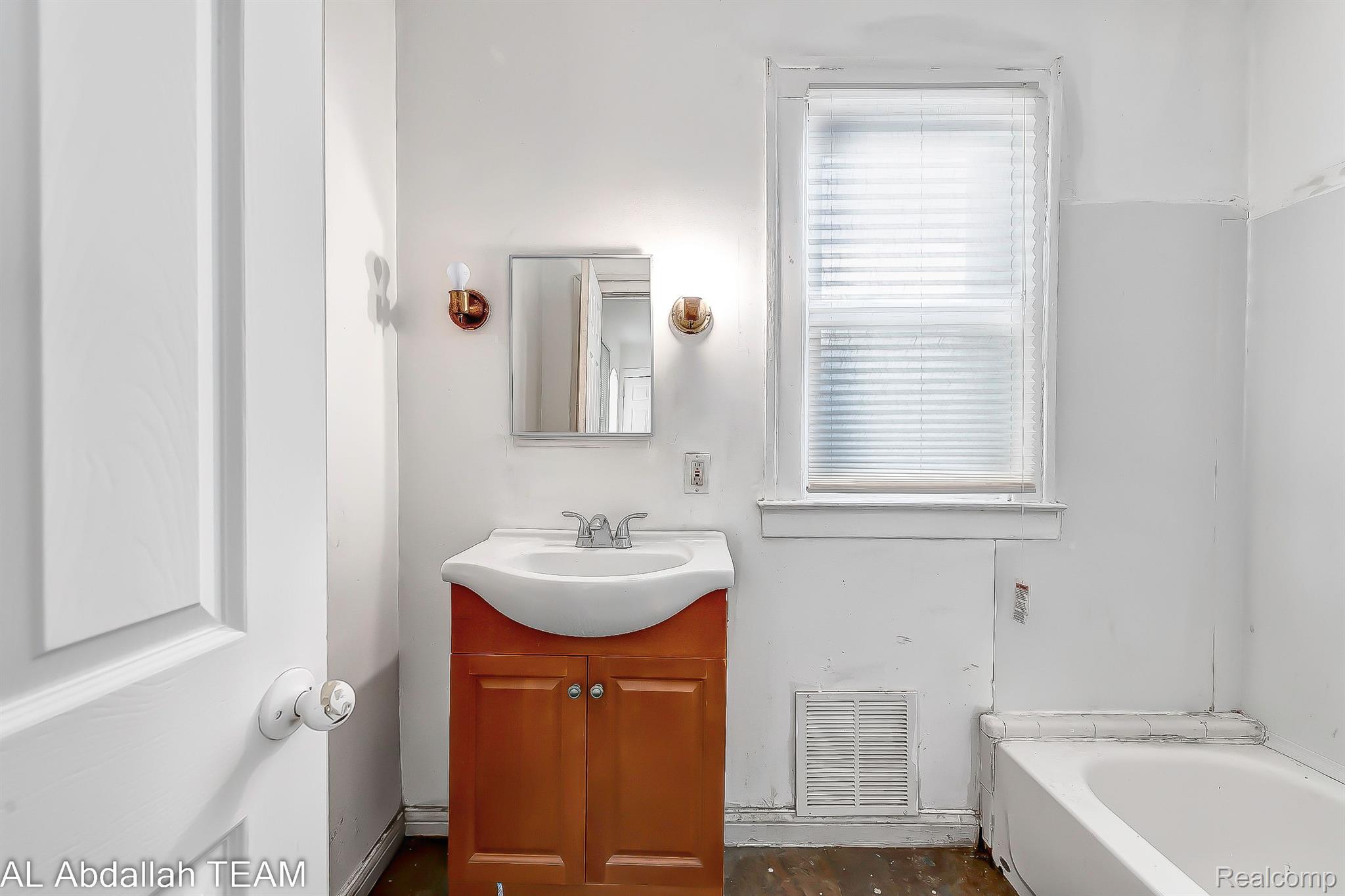 14490 East 9 Mile Road Warren, MI 48089 - Photo 6 of 21 Gallery Image 6