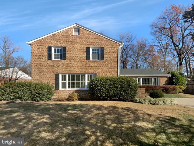 $970,000 | 5815 Jane Way, Alexandria, VA 22310