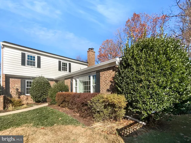 $970,000 | 5815 Jane Way, Alexandria, VA 22310