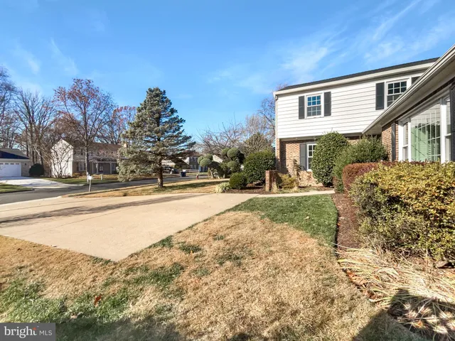$970,000 | 5815 Jane Way, Alexandria, VA 22310