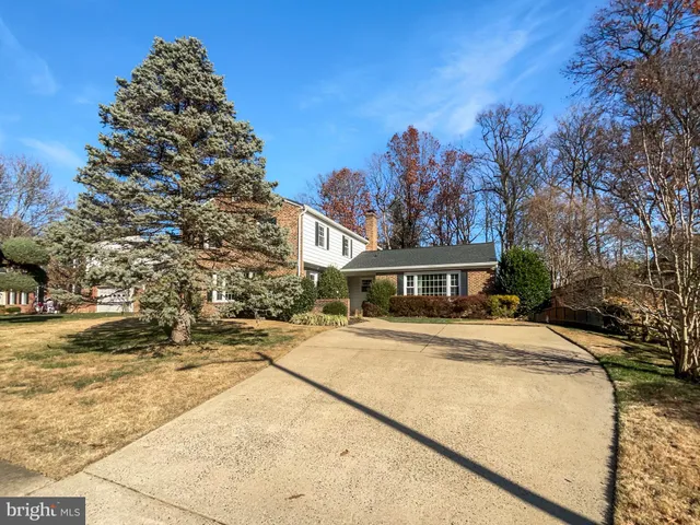 $970,000 | 5815 Jane Way, Alexandria, VA 22310