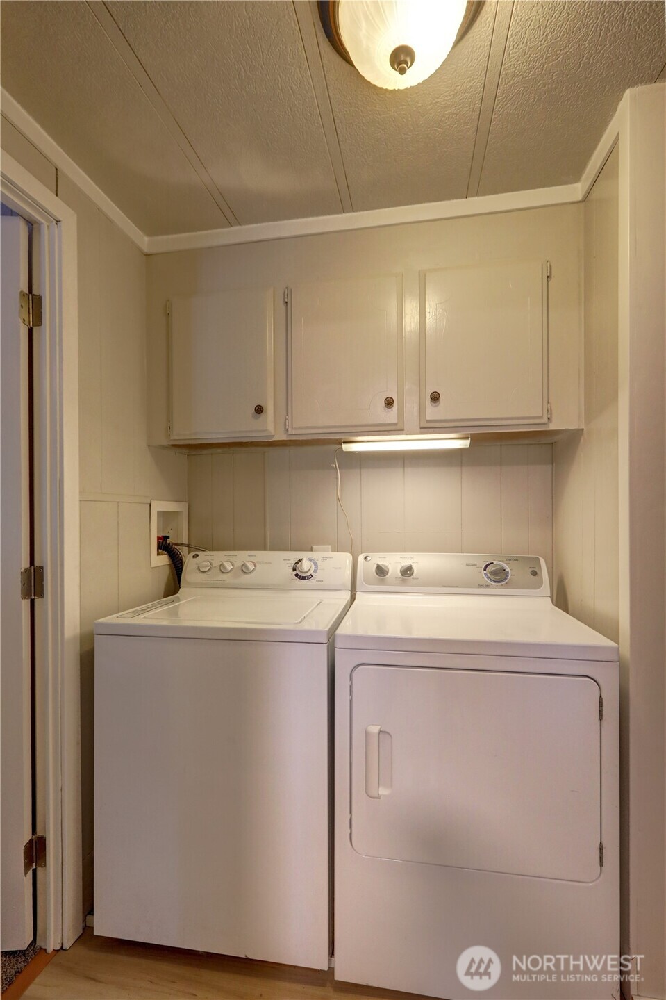 32501 Northeast 50th Street, Unit 6 Carnation, WA 98014 - Photo 13 of 13 a utility room with dryer and washer