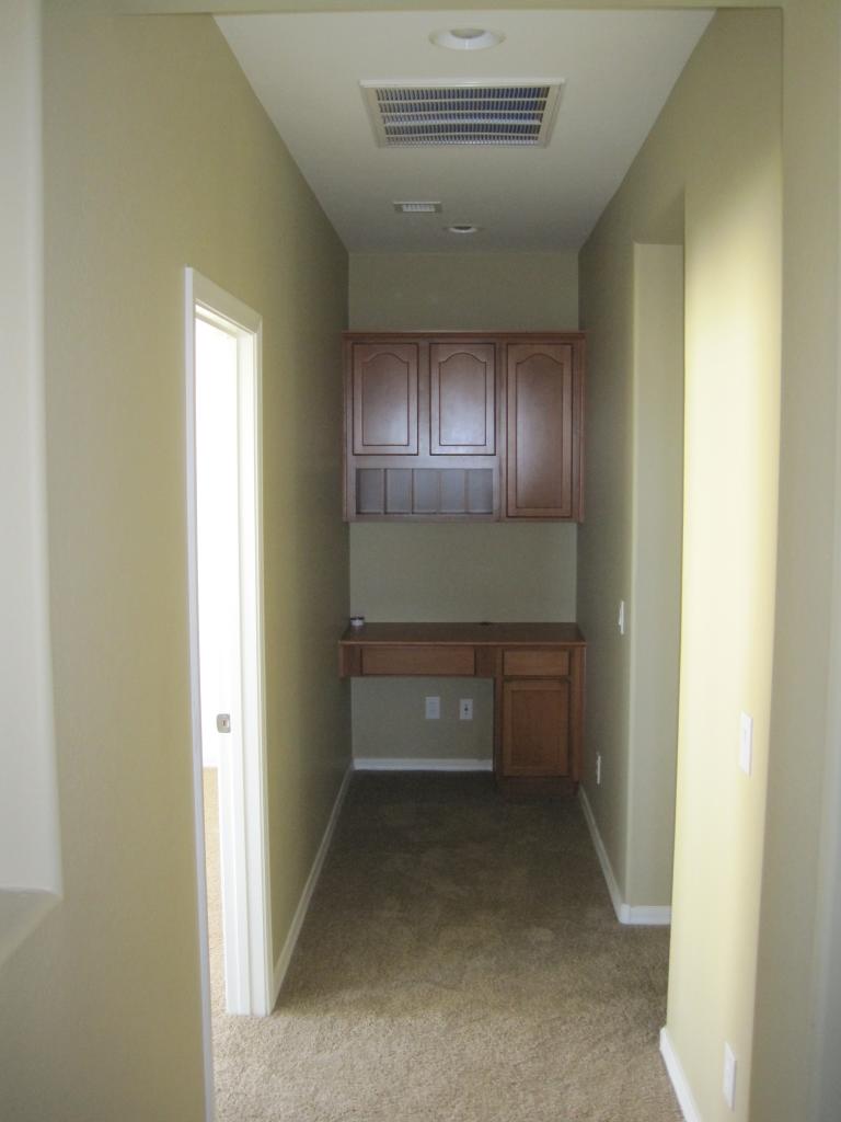 6856 West Ridgeline Road Peoria, AZ 85383 - Photo 11 of 18 Upstairs Study Nook