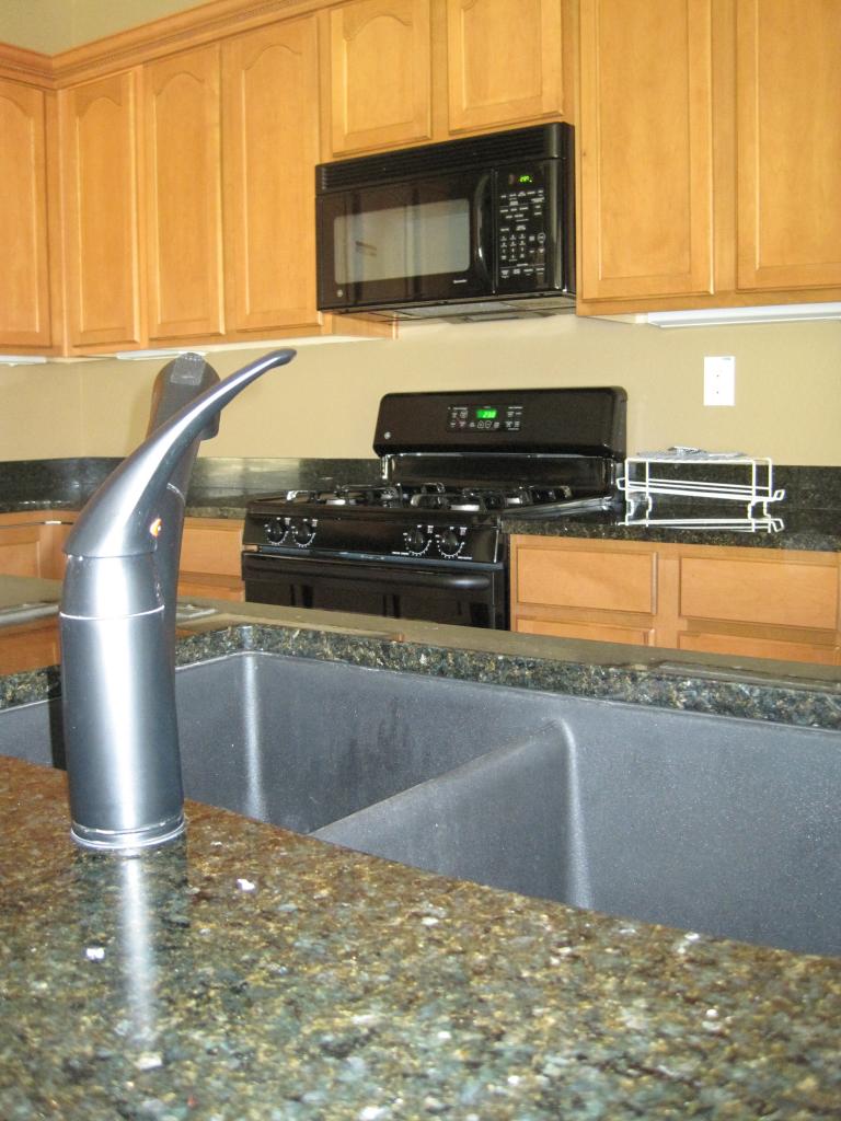 6856 West Ridgeline Road Peoria, AZ 85383 - Photo 3 of 18 Kitchen