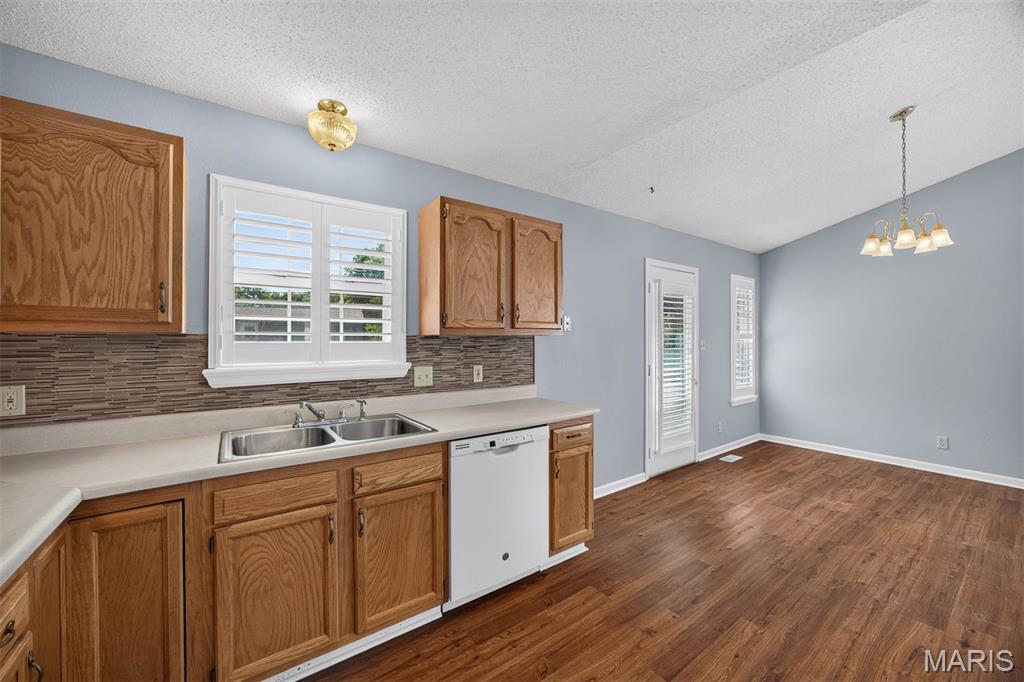 2917 Periwinkle Court Highland, IL 62249 - Photo 14 of 47