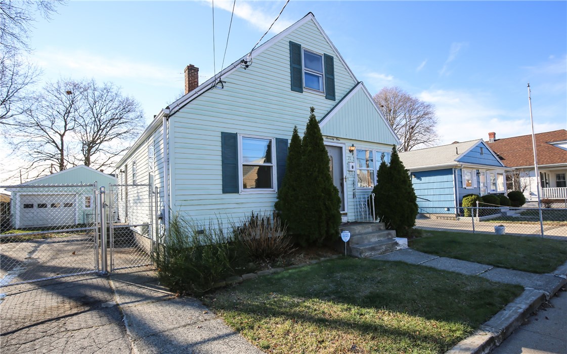71 Ferris Street Pawtucket, RI 02861 - Photo 2 of 7 Gallery Image 2