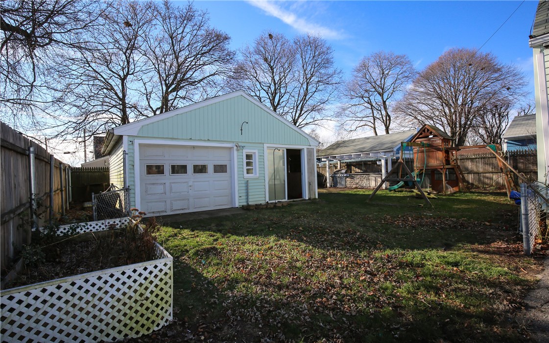 71 Ferris Street Pawtucket, RI 02861 - Photo 3 of 7 Gallery Image 3
