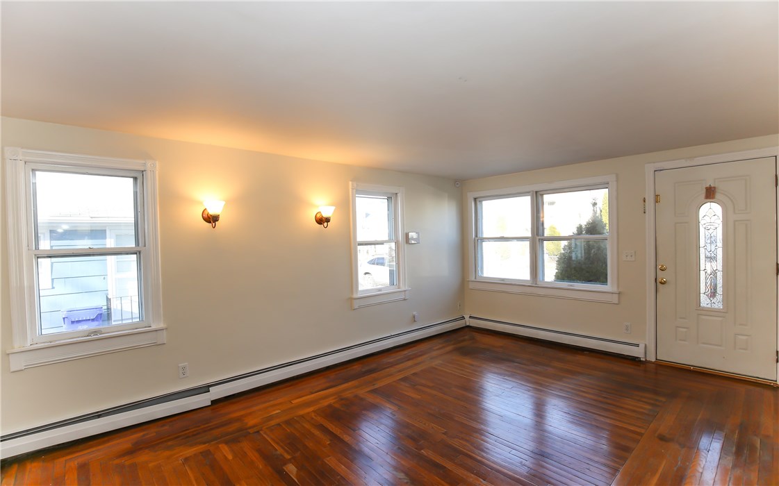 71 Ferris Street Pawtucket, RI 02861 - Photo 4 of 7 Gallery Image 4