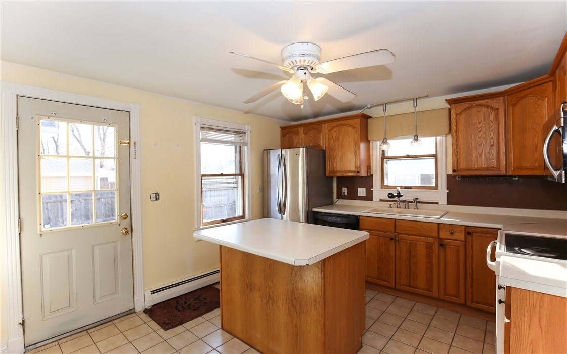 71 Ferris Street Pawtucket, RI 02861 - Photo 6 of 7 Gallery Image 6