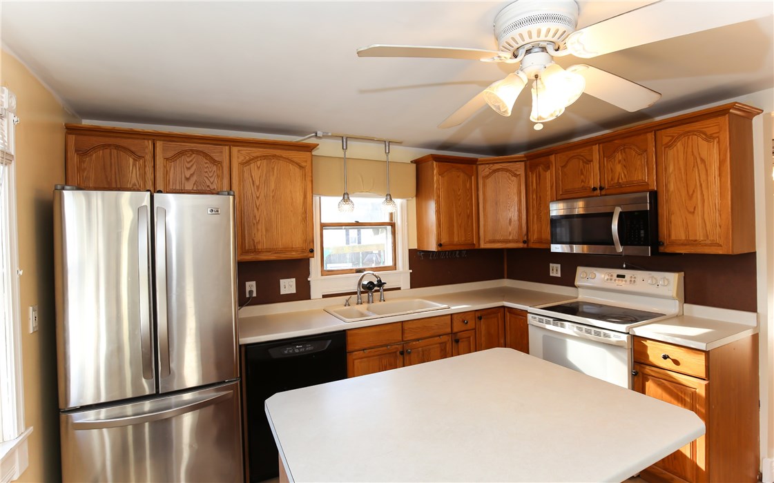 71 Ferris Street Pawtucket, RI 02861 - Photo 7 of 7 Gallery Image 7