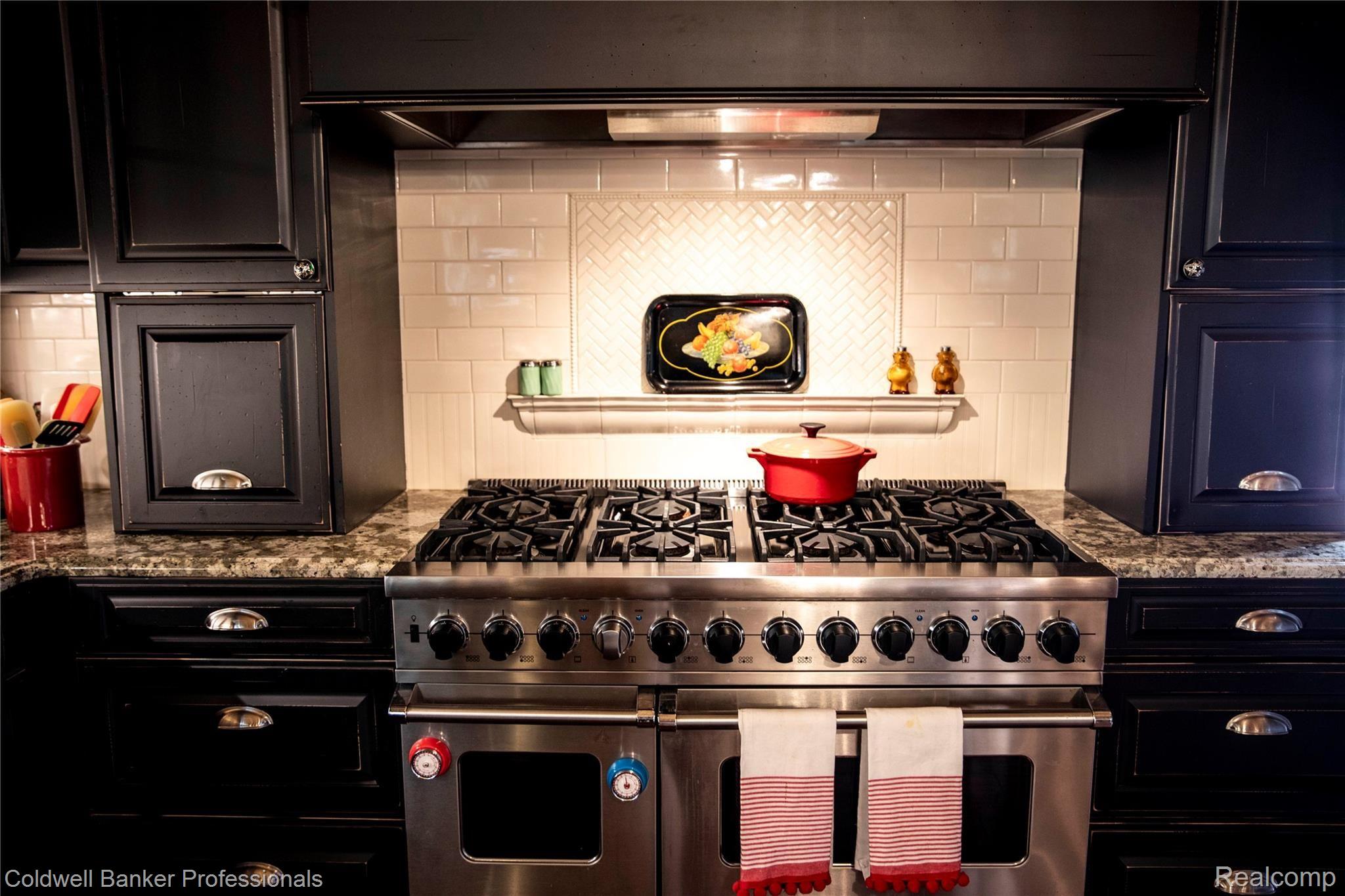 1848 East Beard Road Perry, MI 48872 - Photo 14 of 50 Top of the line for your chef