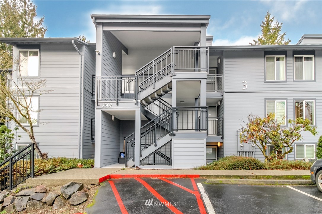 2507 Northeast 4th Street, Unit 317 Renton, WA 98056 - Photo 1 of 16