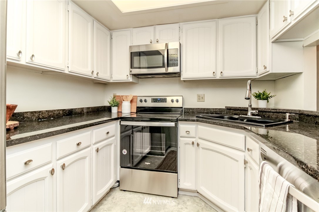 2507 Northeast 4th Street, Unit 317 Renton, WA 98056 - Photo 2 of 16