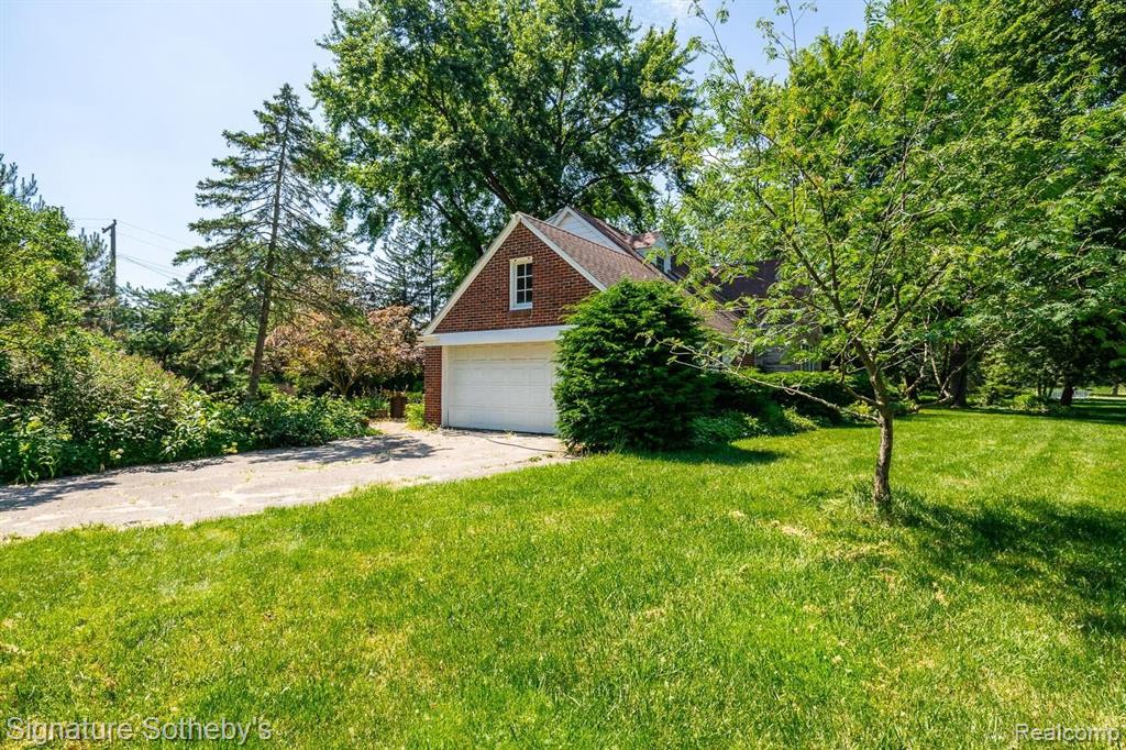 27745 Rackham Drive Lathrup Village, MI 48076 - Photo 36 of 36