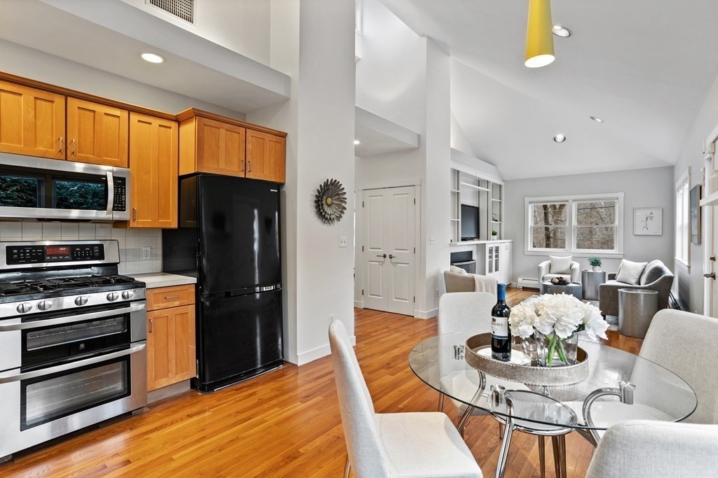 78 Springs Road Bedford, MA 01730 - Photo 3 of 29 Gallery Image 3