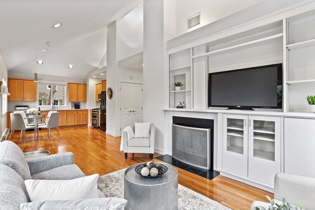 78 Springs Road Bedford, MA 01730 - Photo 8 of 29 Gallery Image 8