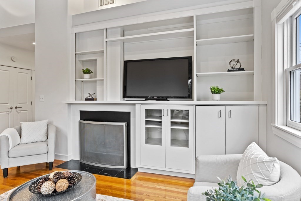 78 Springs Road Bedford, MA 01730 - Photo 9 of 29 Gallery Image 9