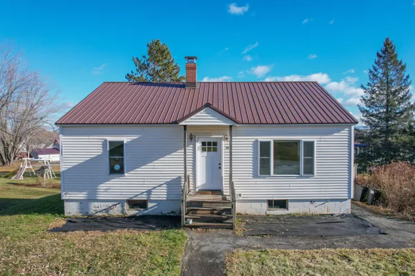 $259,900 | 36 Ireland Avenue, Corinna, ME 04928