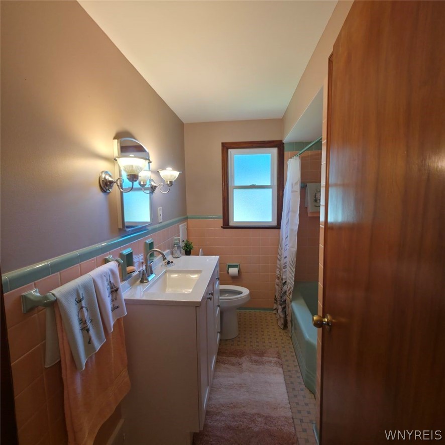 21 East And West Road West Seneca, NY 14224 - Photo 16 of 23