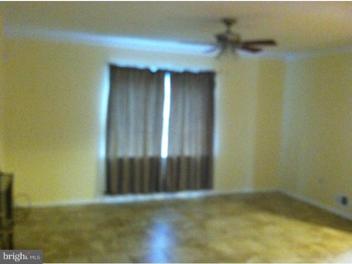 33 Allison Road East Windsor, NJ 08520 - Photo 2 of 5 Living Room