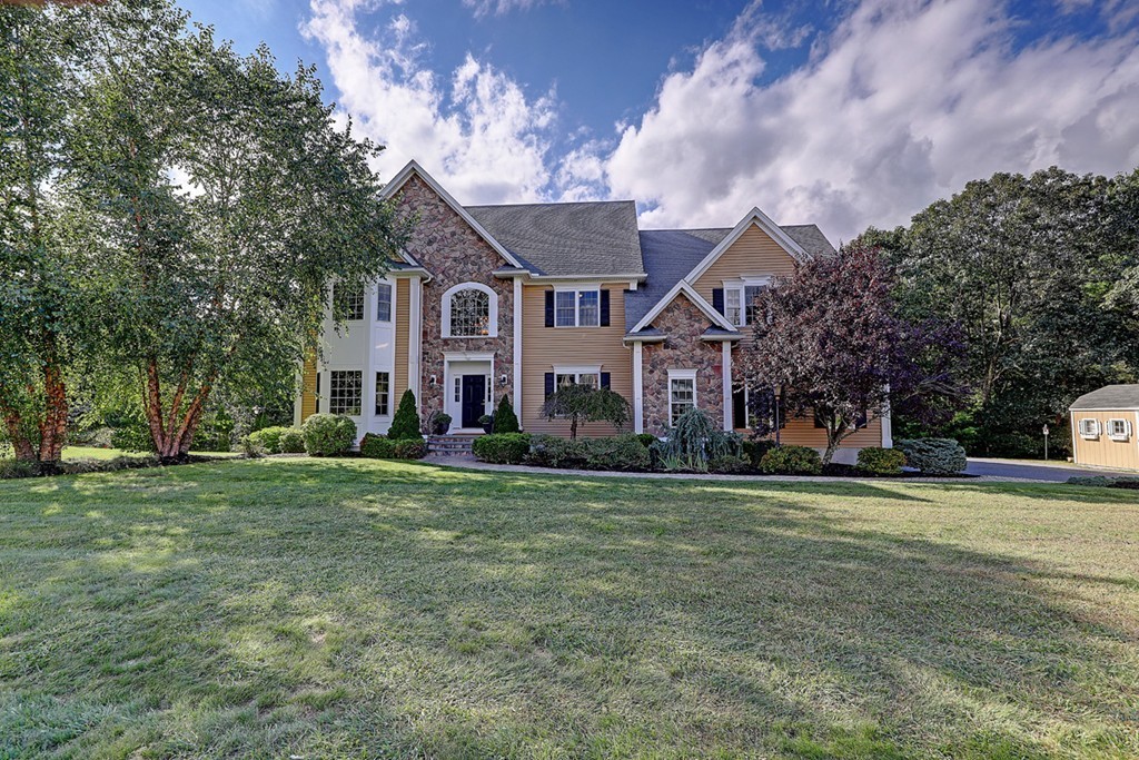 5 Dutchess Road Franklin, MA 02038 - Photo 3 of 30 Gallery Image 3