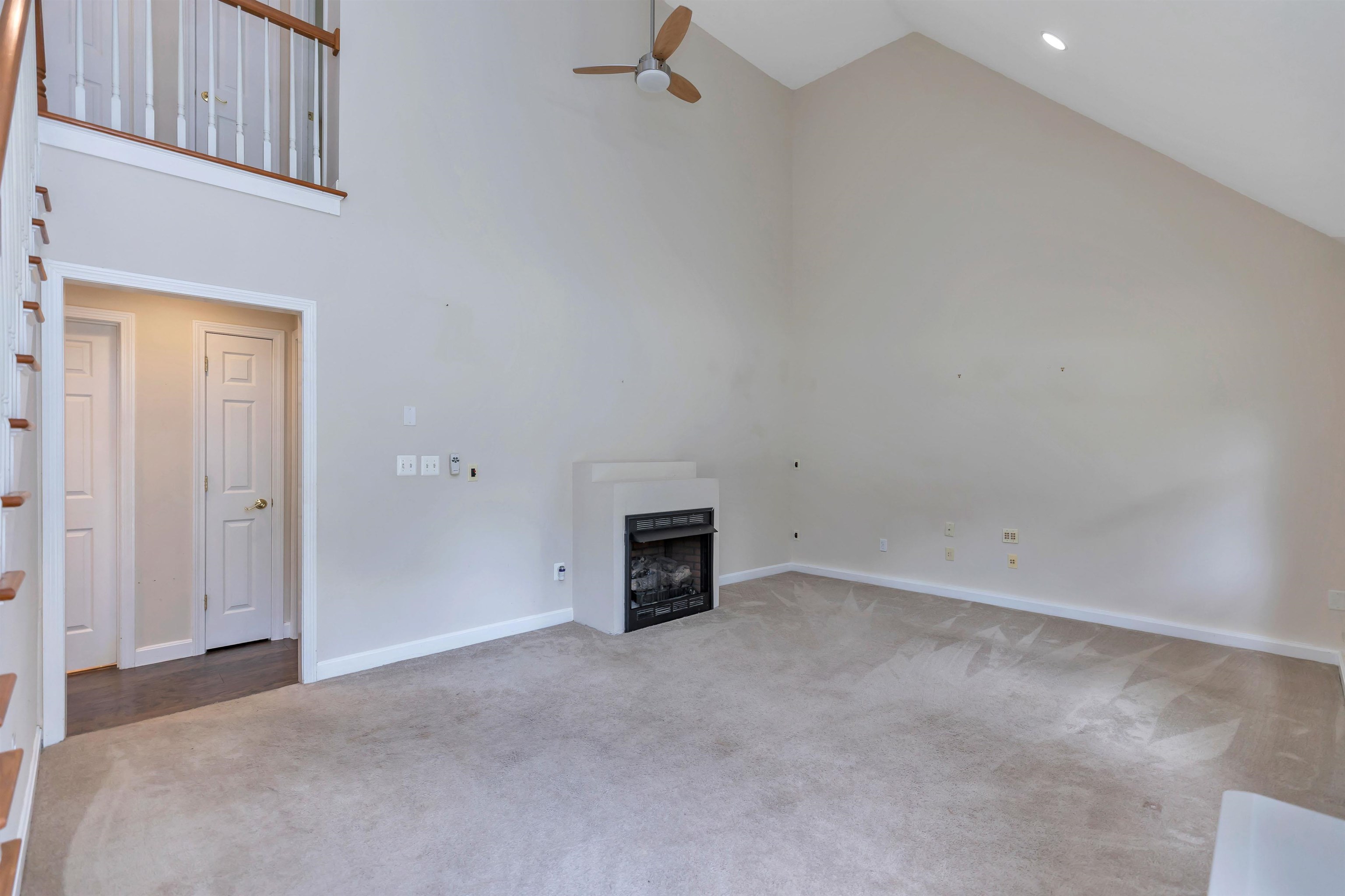 2 Chestnut Circle Merrimack, NH 03054 - Photo 4 of 35