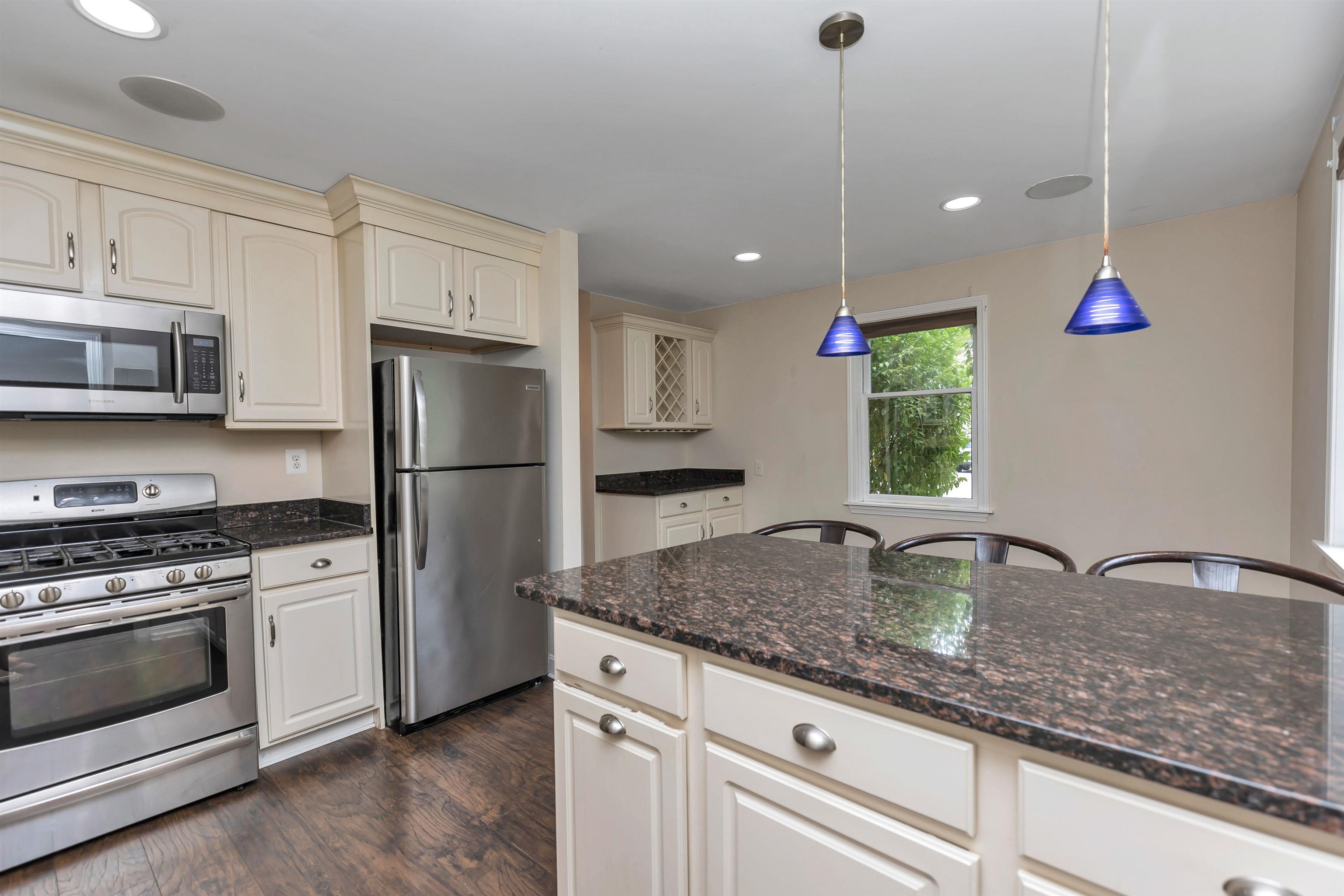 2 Chestnut Circle Merrimack, NH 03054 - Photo 8 of 35