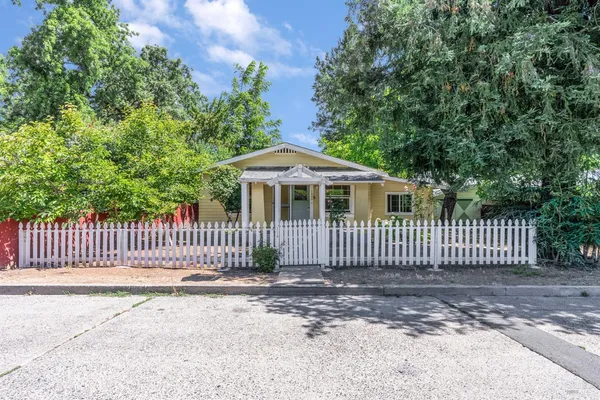 $660,000 | 1406 Myrtle Street, Calistoga, CA 94515