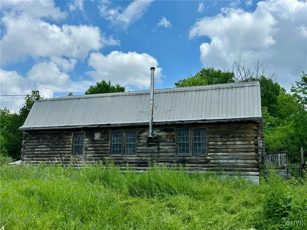 $169,999 | 370 Ward Road, Hammond, NY 13646