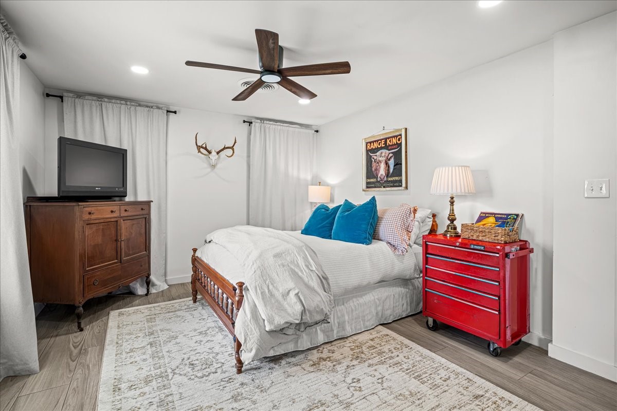4228 Fm 390 Road West Burton, TX 77835 - Photo 16 of 25
