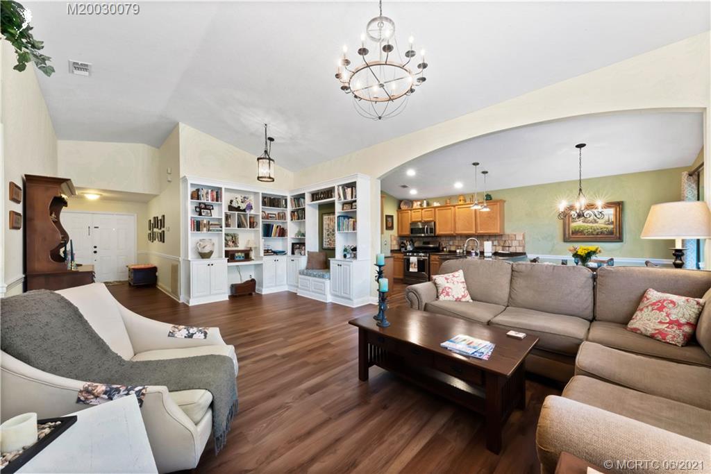 2545 Southeast Springtree Place Stuart, FL 34997 - Photo 10 of 28 Gallery Image 10