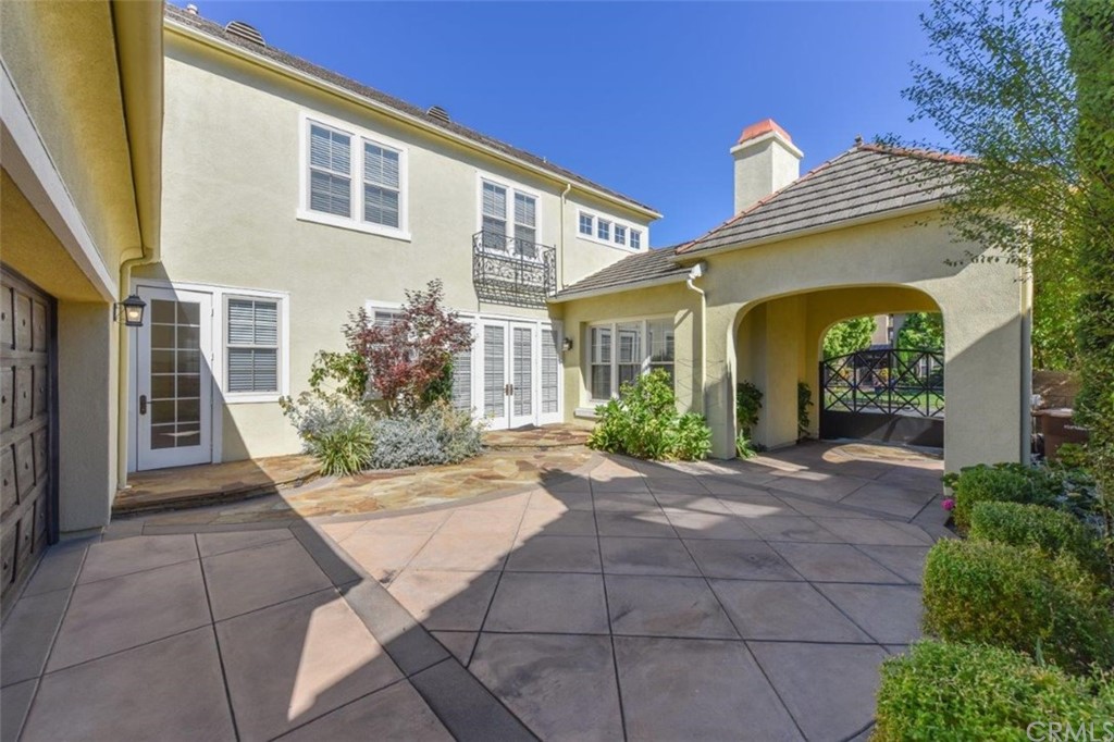 19 Ferrand Newport Coast, CA 92657 - Photo 8 of 74 a view of a house with backyard and garden