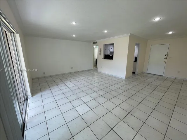 $1,700 | 10361 North Kendall Drive, Unit B4, Miami, FL 33176