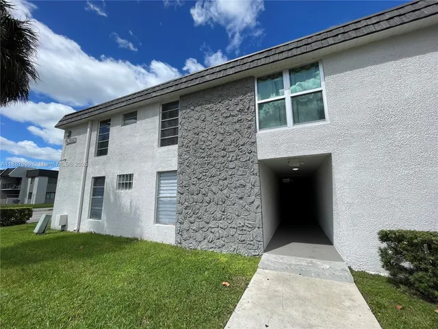 $1,700 | 10361 North Kendall Drive, Unit B4, Miami, FL 33176
