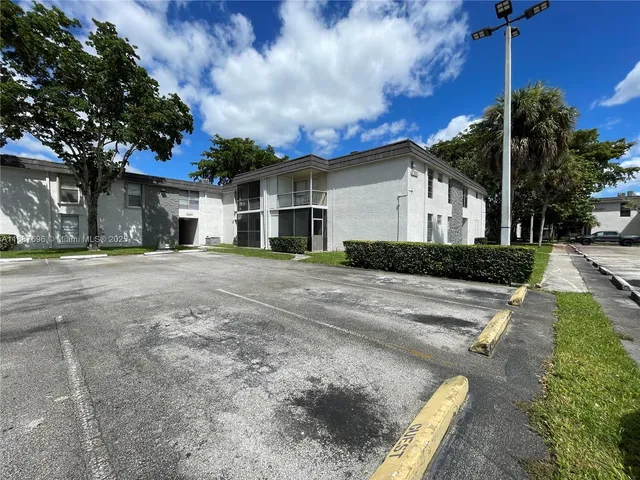 $1,700 | 10361 North Kendall Drive, Unit B4, Miami, FL 33176