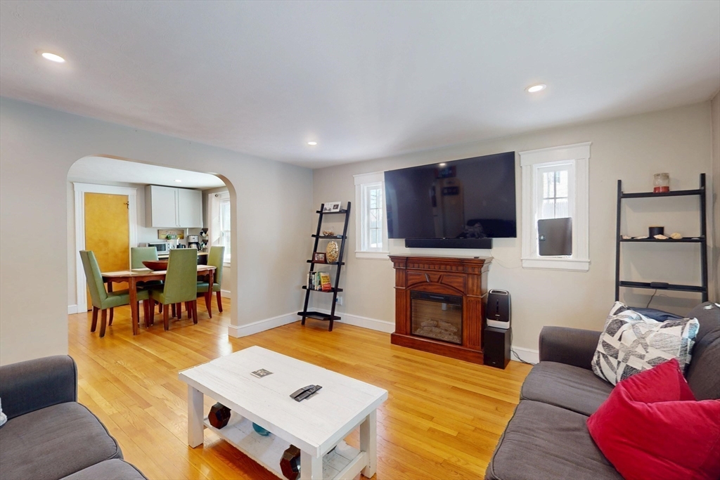 1393 Trapelo Road Waltham, MA 02451 - Photo 16 of 36 Gallery Image 16